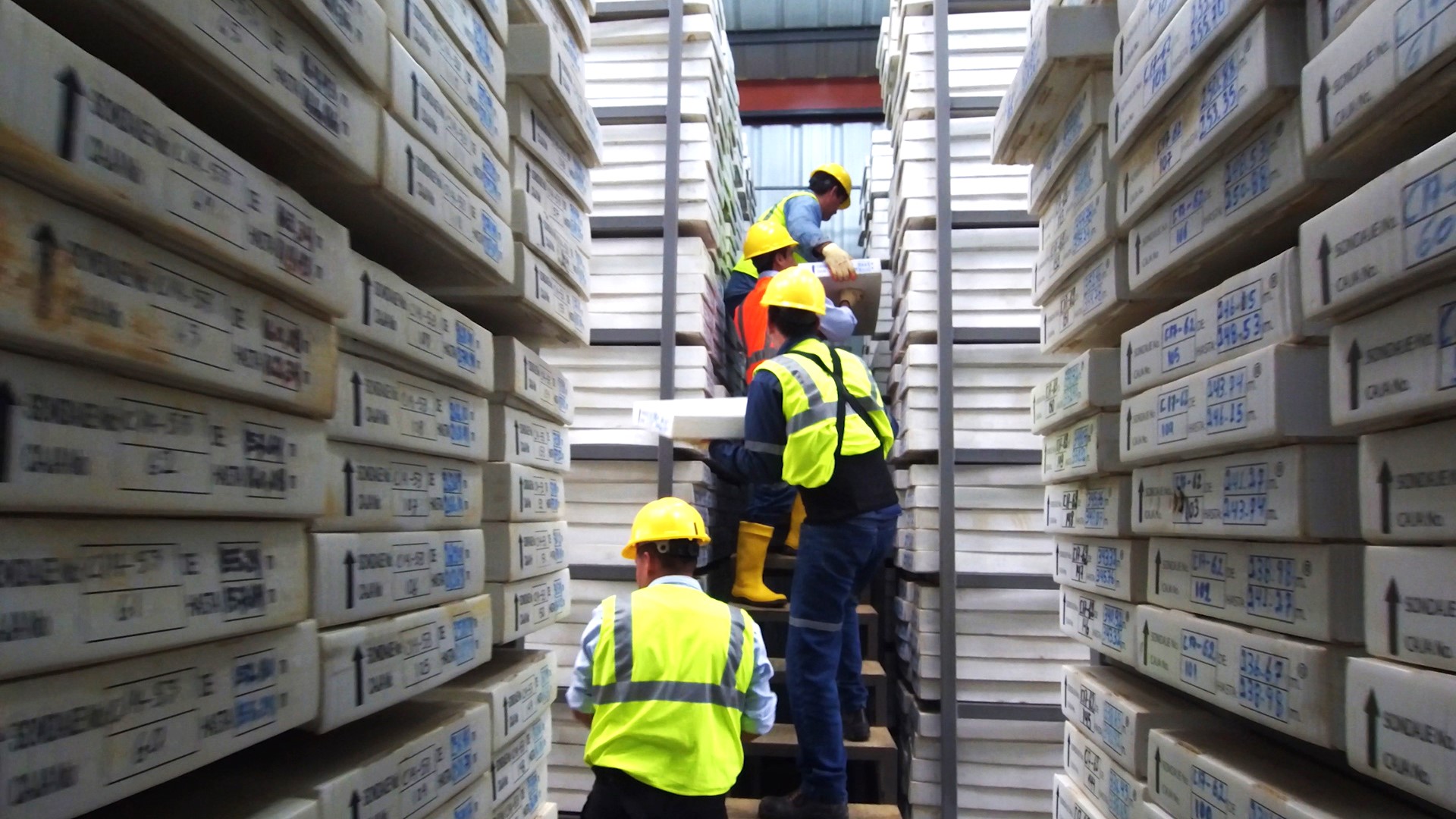 Cangrejos Crew Stacking Boxes Web